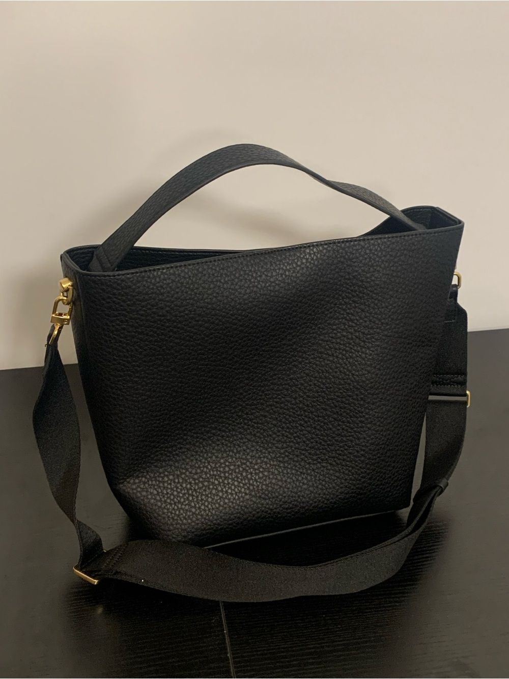 Classic Black Pebbled Leather Tote Bag with Adjustable Strap